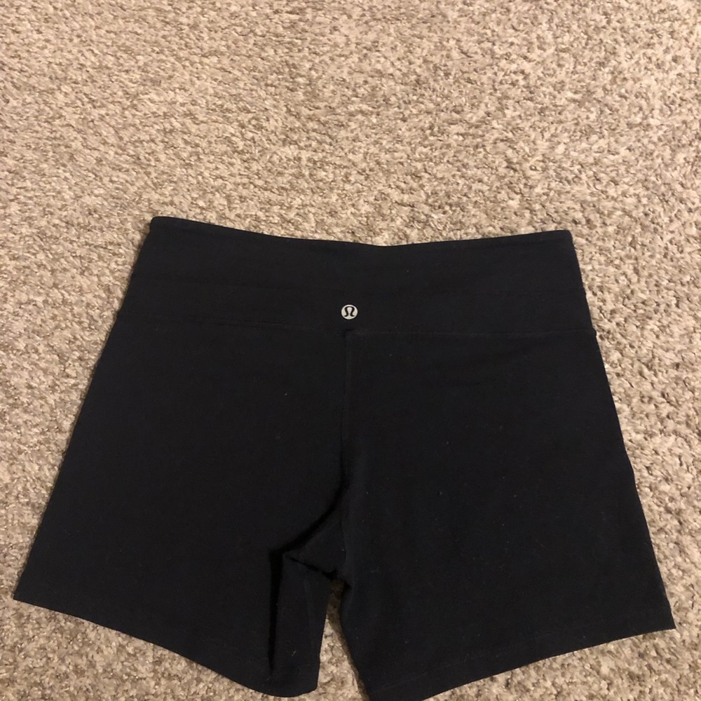 Lululemon black biker shorts